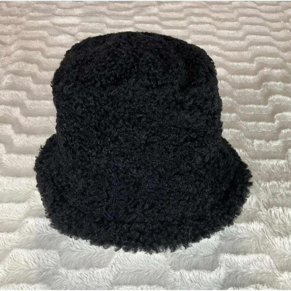 Urban Outfitters OS Black‎ Teddy Bear Faux Fur Adjustable Lined Bucket Hat
